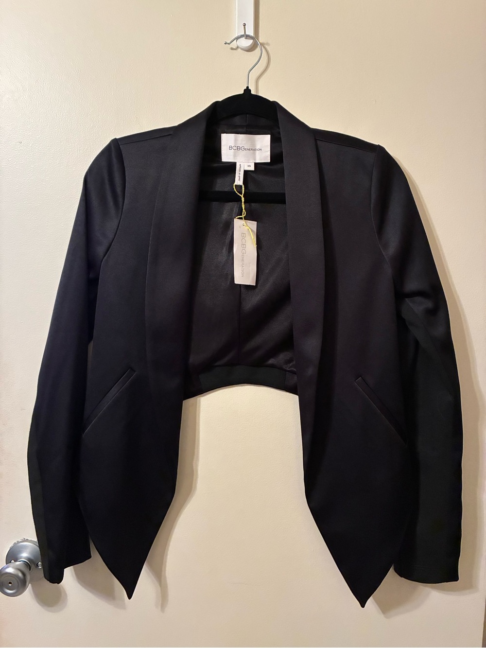 NWT BCBGeneration Cropped Asymmetrical Satin Lapel Blazer Tuxedo Jacket Black XS